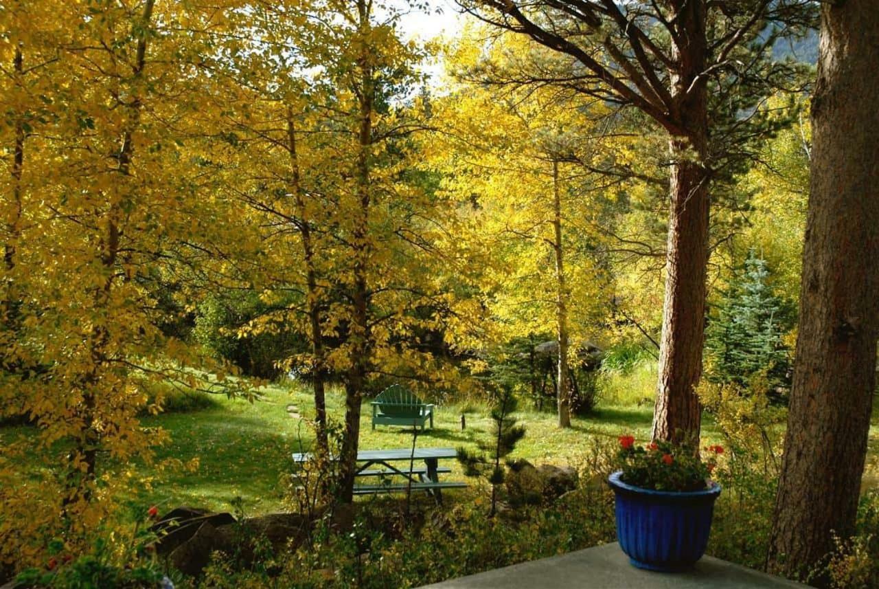 Romantic Riversong Inn Estes Park Exterior photo